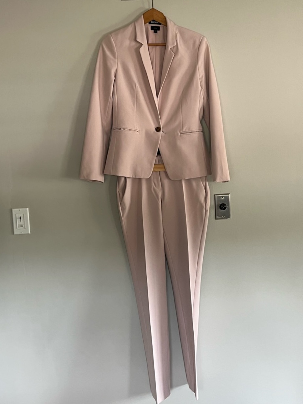 Express Women's Blush Pink Tailored Blazer & Pants Suit